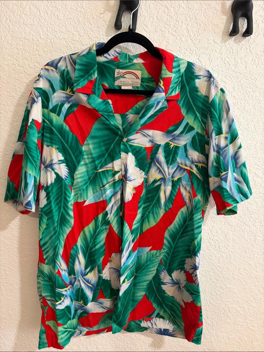 Casual Tropical Floral Button-Down Shirt - Red & Green